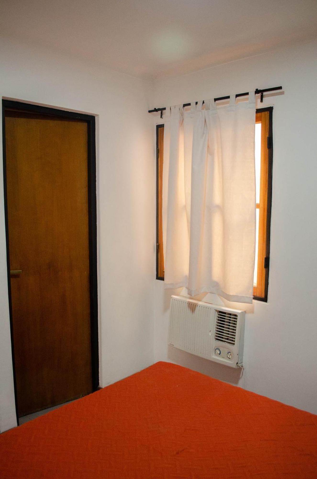 Apartamento Departamento Amoblado En Pleno Centro De Mendoza. Mendoza